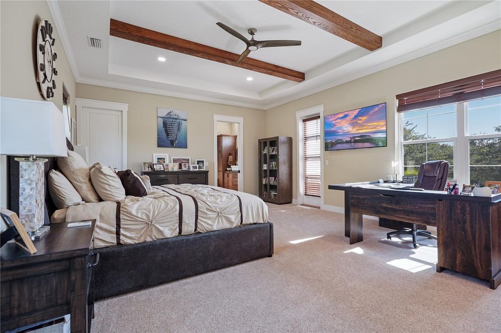 Image 27 of property listing at 4 OAKVIEW COURT, Palm Coast, FL 32137