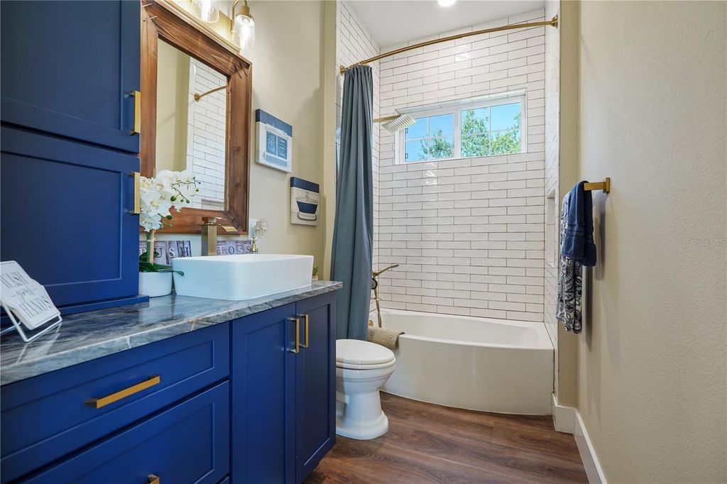 Image 38 of property listing at 4 OAKVIEW COURT, Palm Coast, FL 32137