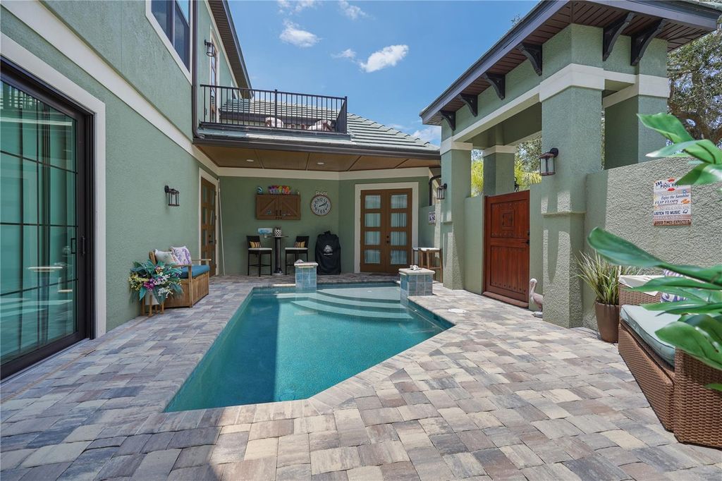 Image 42 of property listing at 4 OAKVIEW COURT, Palm Coast, FL 32137