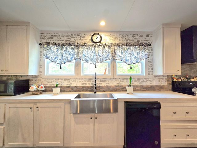 223 County Road 2167b, Cleveland, TX 77327