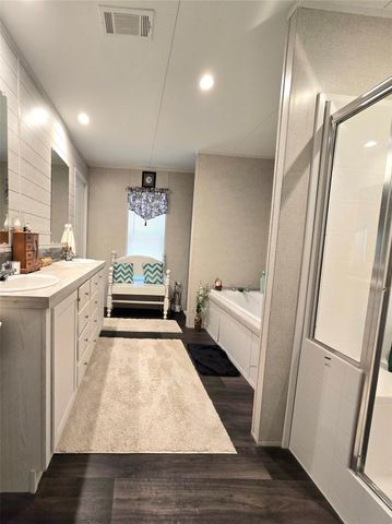 223 County Road 2167b, Cleveland, TX 77327