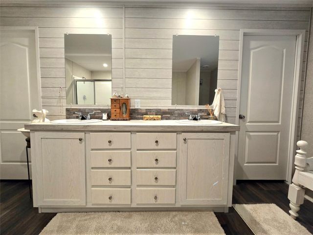 223 County Road 2167b, Cleveland, TX 77327