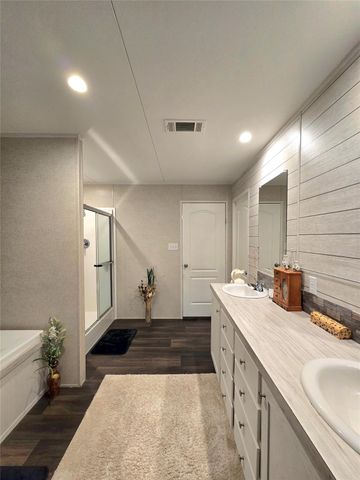 223 County Road 2167b, Cleveland, TX 77327