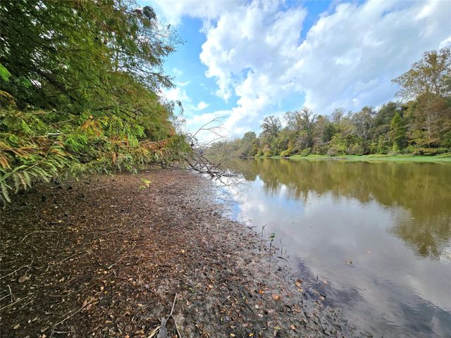 223 County Road 2167b, Cleveland, TX 77327