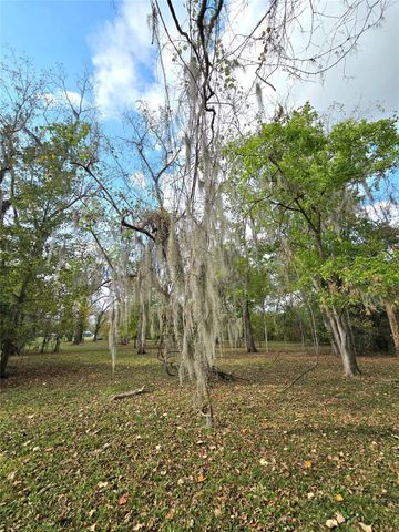 223 County Road 2167b, Cleveland, TX 77327