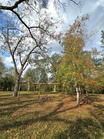 223 County Road 2167b, Cleveland, TX 77327