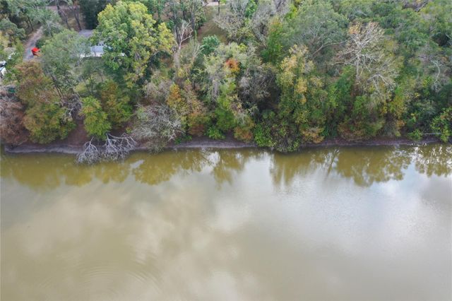 223 County Road 2167b, Cleveland, TX 77327