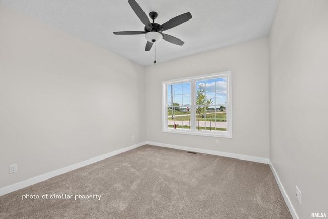 1867 REDBUD Circle 102, Eldridge, IA 52748