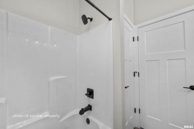 1867 REDBUD Circle 102, Eldridge, IA 52748