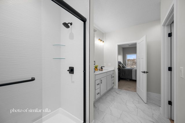 1867 REDBUD Circle 102, Eldridge, IA 52748