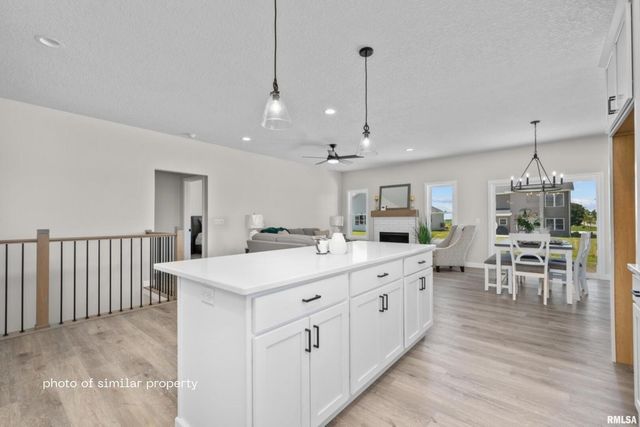 1867 REDBUD Circle 102, Eldridge, IA 52748