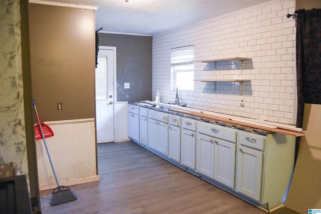 932 PARKER STREET, Anniston, AL 36201