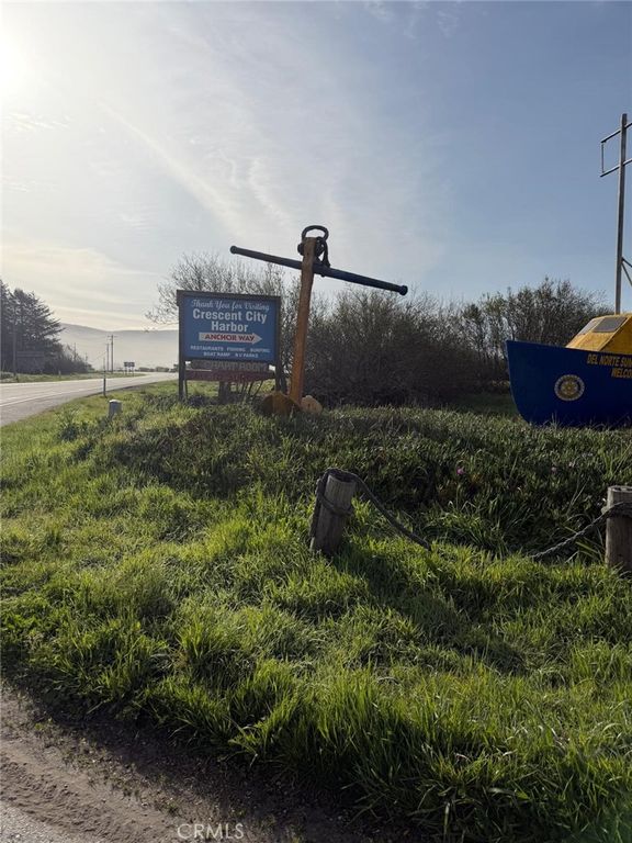 Image 10 of property listing at 506 Anchior, Crescent City, CA 95531