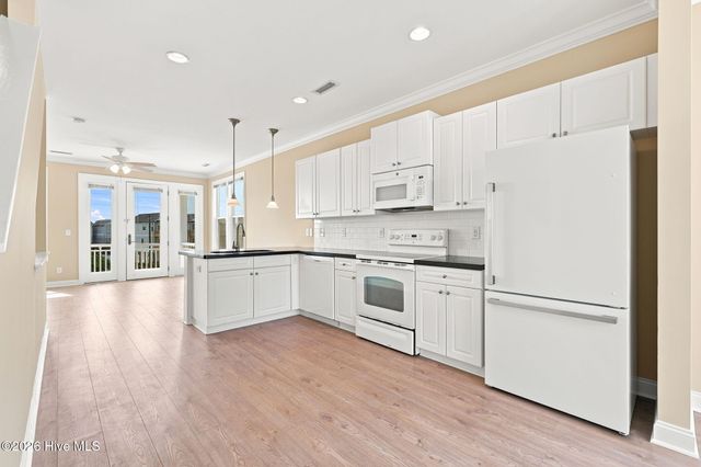 108 Egret Landing Court B, Surf City, NC 28445