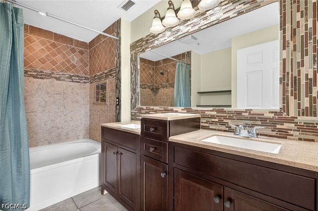 6401 Aragon WAY 106, Fort Myers, FL 33966