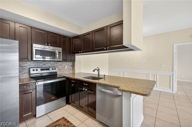 6401 Aragon WAY 106, Fort Myers, FL 33966
