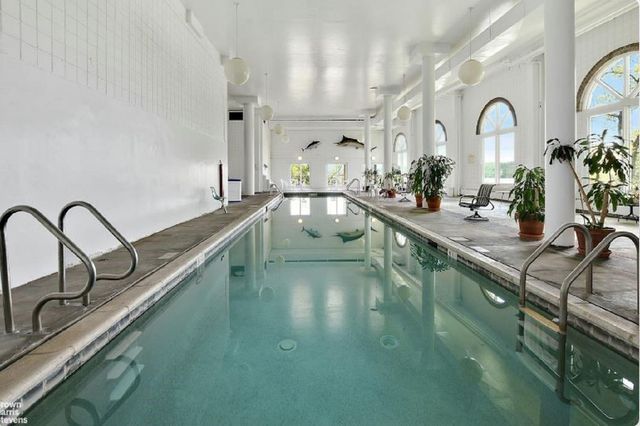 2521 Palisade Ave Apt 8C, New York City, NY 10463