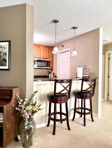 5998 Chasewood Parkway 002, Minnetonka, MN 55343