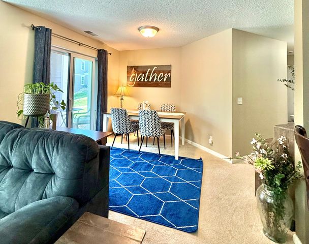 5998 Chasewood Parkway 002, Minnetonka, MN 55343