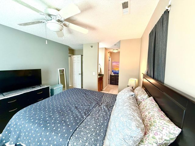 5998 Chasewood Parkway 002, Minnetonka, MN 55343