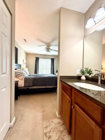 5998 Chasewood Parkway 002, Minnetonka, MN 55343