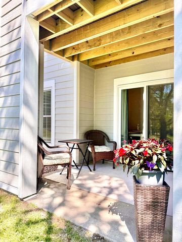 5998 Chasewood Parkway 002, Minnetonka, MN 55343