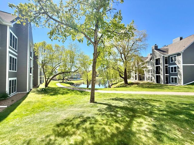5998 Chasewood Parkway 002, Minnetonka, MN 55343