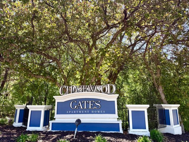 5998 Chasewood Parkway 002, Minnetonka, MN 55343