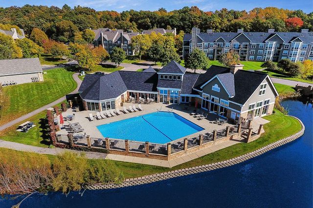 5998 Chasewood Parkway 002, Minnetonka, MN 55343