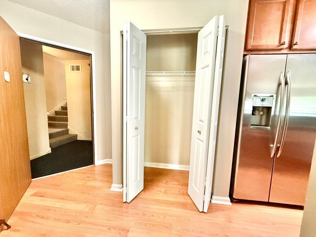 5998 Chasewood Parkway 002, Minnetonka, MN 55343