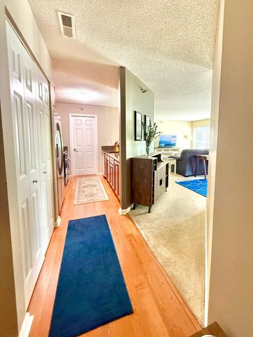 5998 Chasewood Parkway 002, Minnetonka, MN 55343