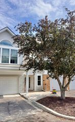 5998 Chasewood Parkway 002, Minnetonka, MN 55343