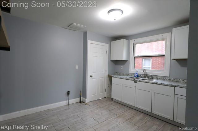 18051 Stansbury Street, Detroit, MI 48235