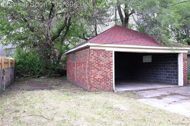 18051 Stansbury Street, Detroit, MI 48235