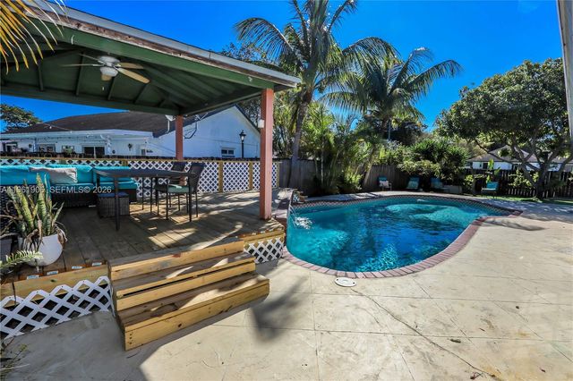 3597 SW 69th Ter, Miramar, FL 33023