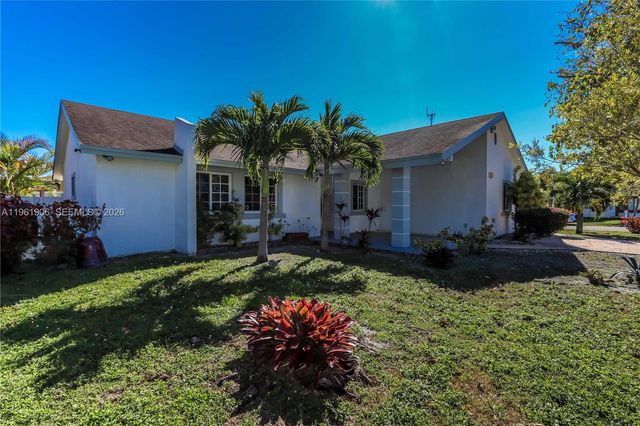3597 SW 69th Ter, Miramar, FL 33023