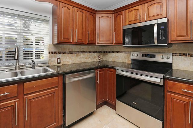 3597 SW 69th Ter, Miramar, FL 33023