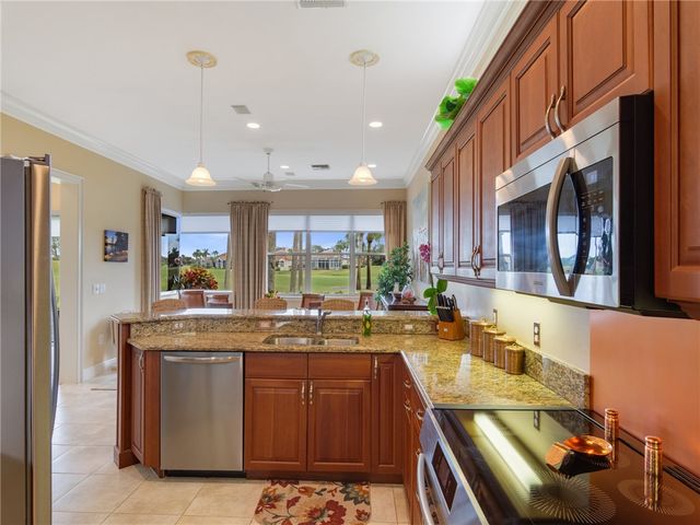 1765 Victoria Circle, Vero Beach, FL 32967