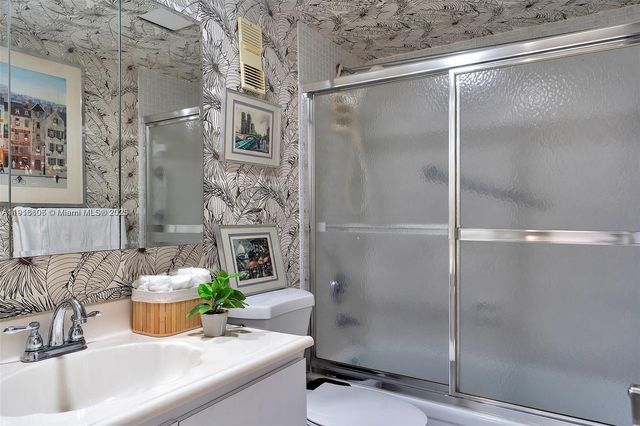 1300 Saint Charles Pl L12, Pembroke Pines, FL 33026