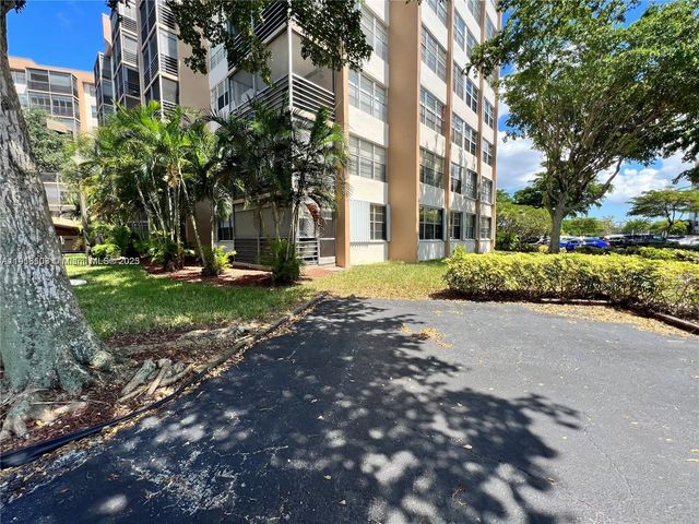 1300 Saint Charles Pl L12, Pembroke Pines, FL 33026