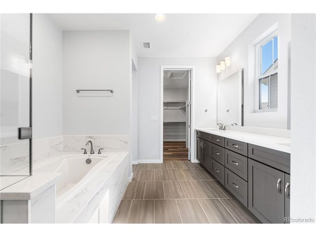 8858 Moonshimmer Trl, Littleton, CO 80125