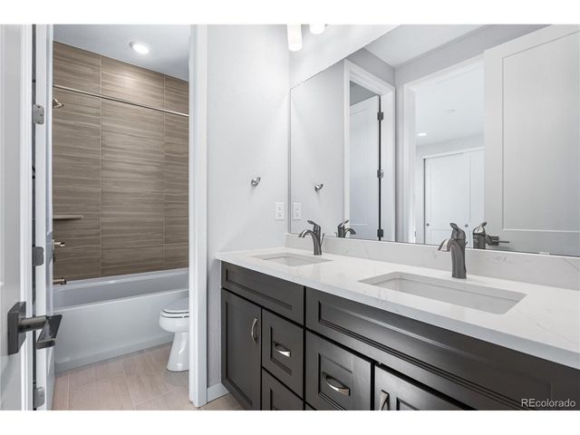 8858 Moonshimmer Trl, Littleton, CO 80125