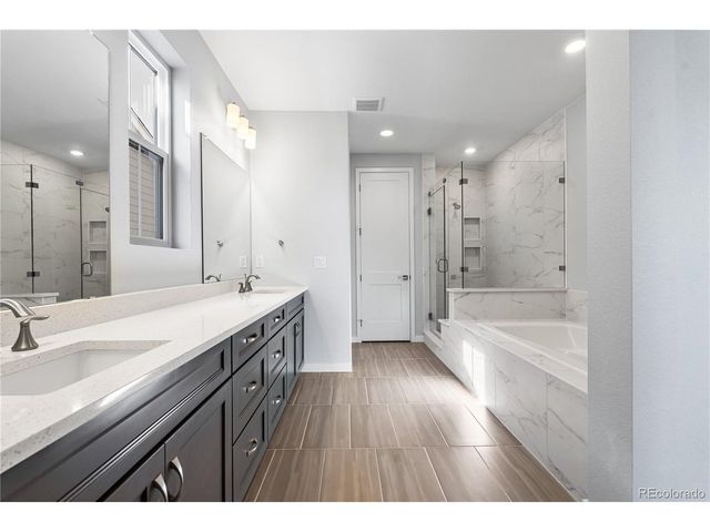 8858 Moonshimmer Trl, Littleton, CO 80125