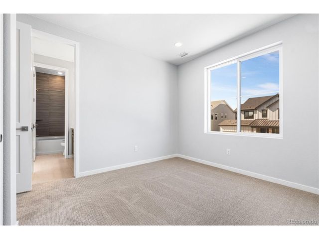 8858 Moonshimmer Trl, Littleton, CO 80125