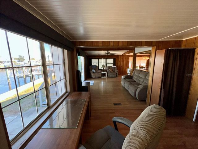 217 MOUNT ISLE AVENUE NE 197, St Petersburg, FL 33702