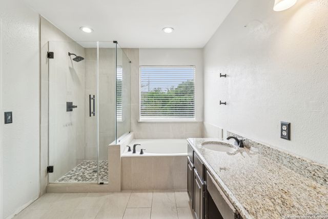 24915 Flying Arrow, San Antonio, TX 78258