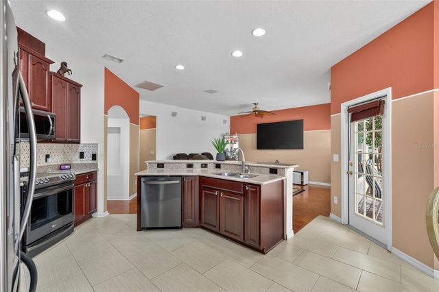 17756 STERLING POND LANE, Orlando, FL 32820