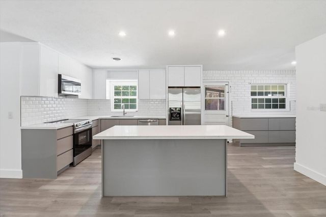 1530 NE 49TH AVENUE, Ocala, FL 34470