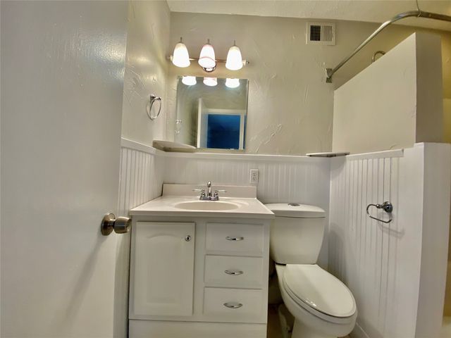 828 Kingswood Avenue, Richardson, TX 75080