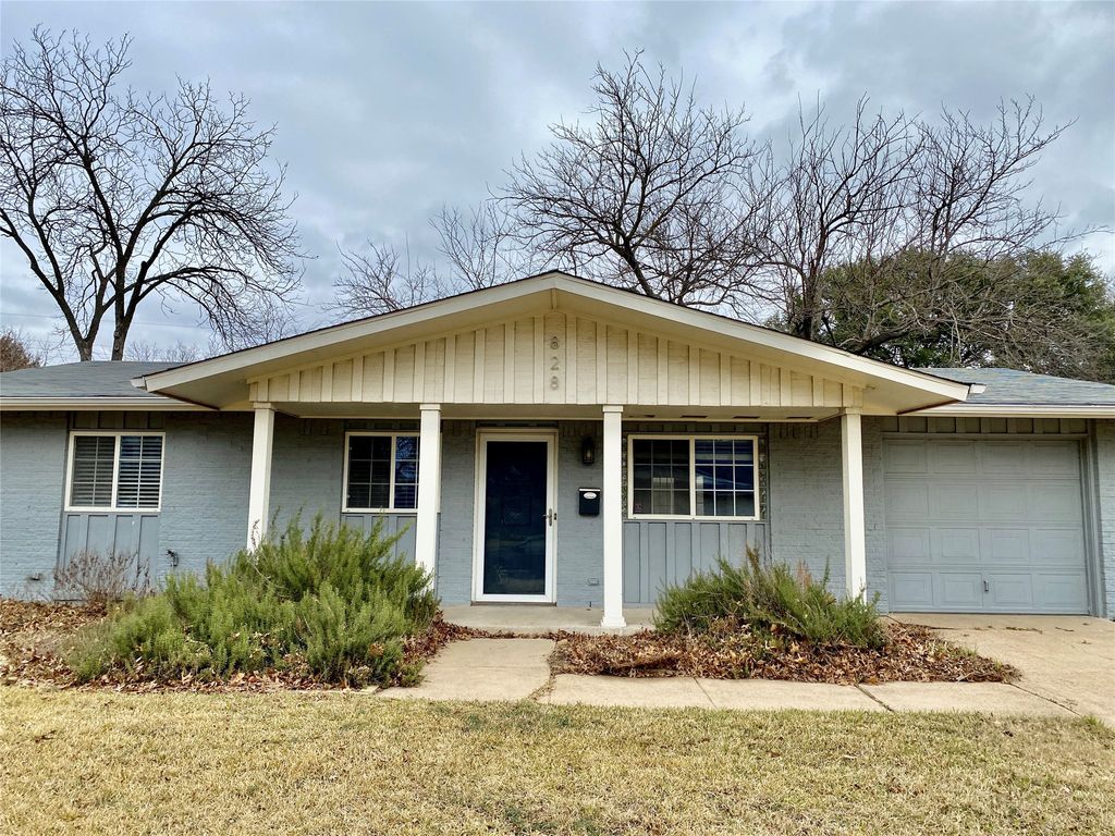 828 Kingswood Avenue, Richardson, TX 75080